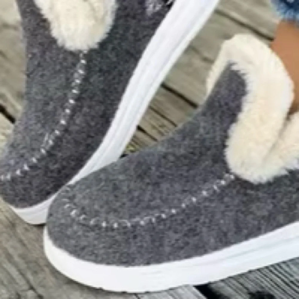 Fuzzy Gray Lined Comfy Women's Winter Shoes Boots Slippers